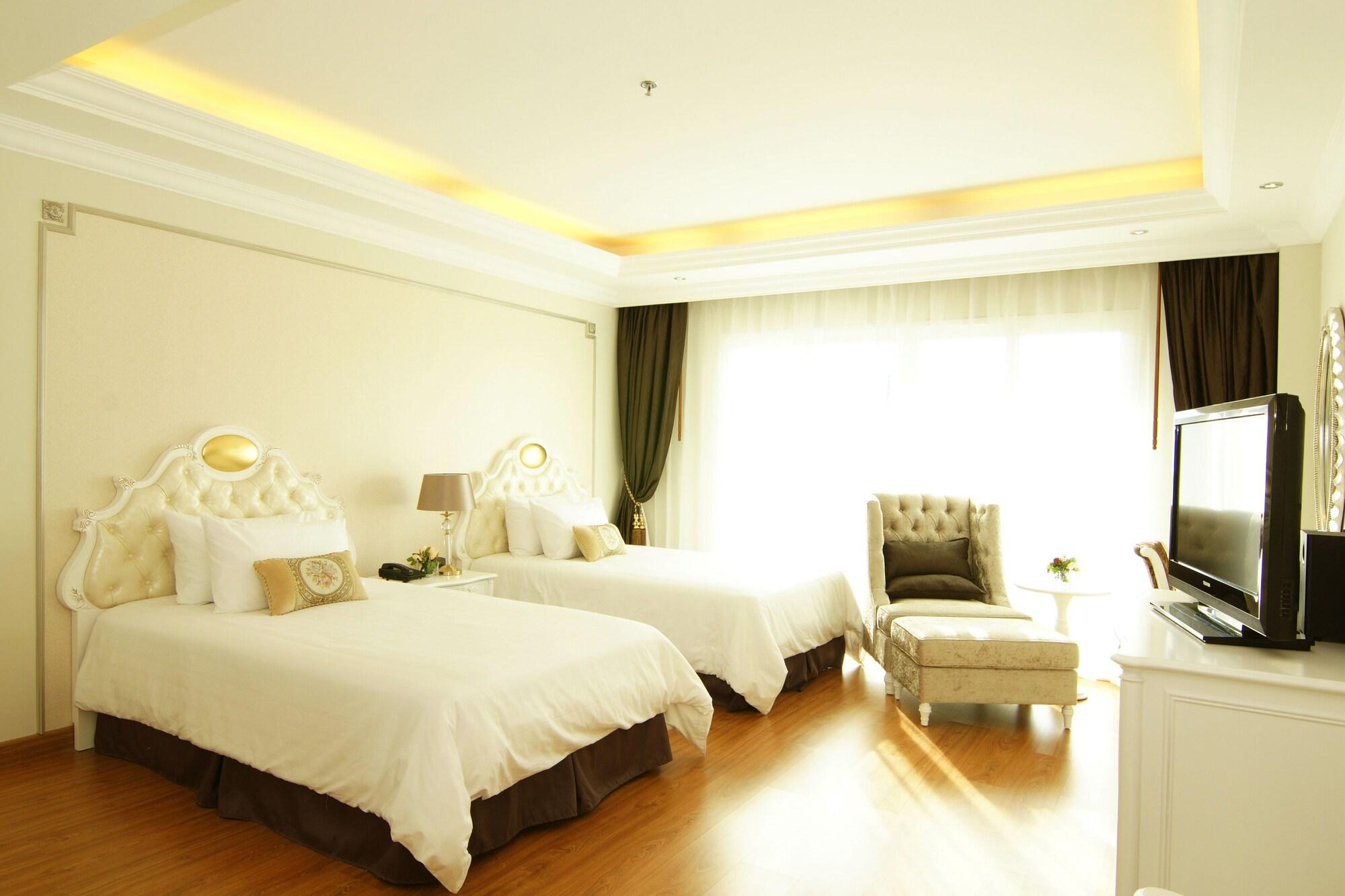 Lk Miracle Suite - Sha Extra Plus Pattaya Exterior photo