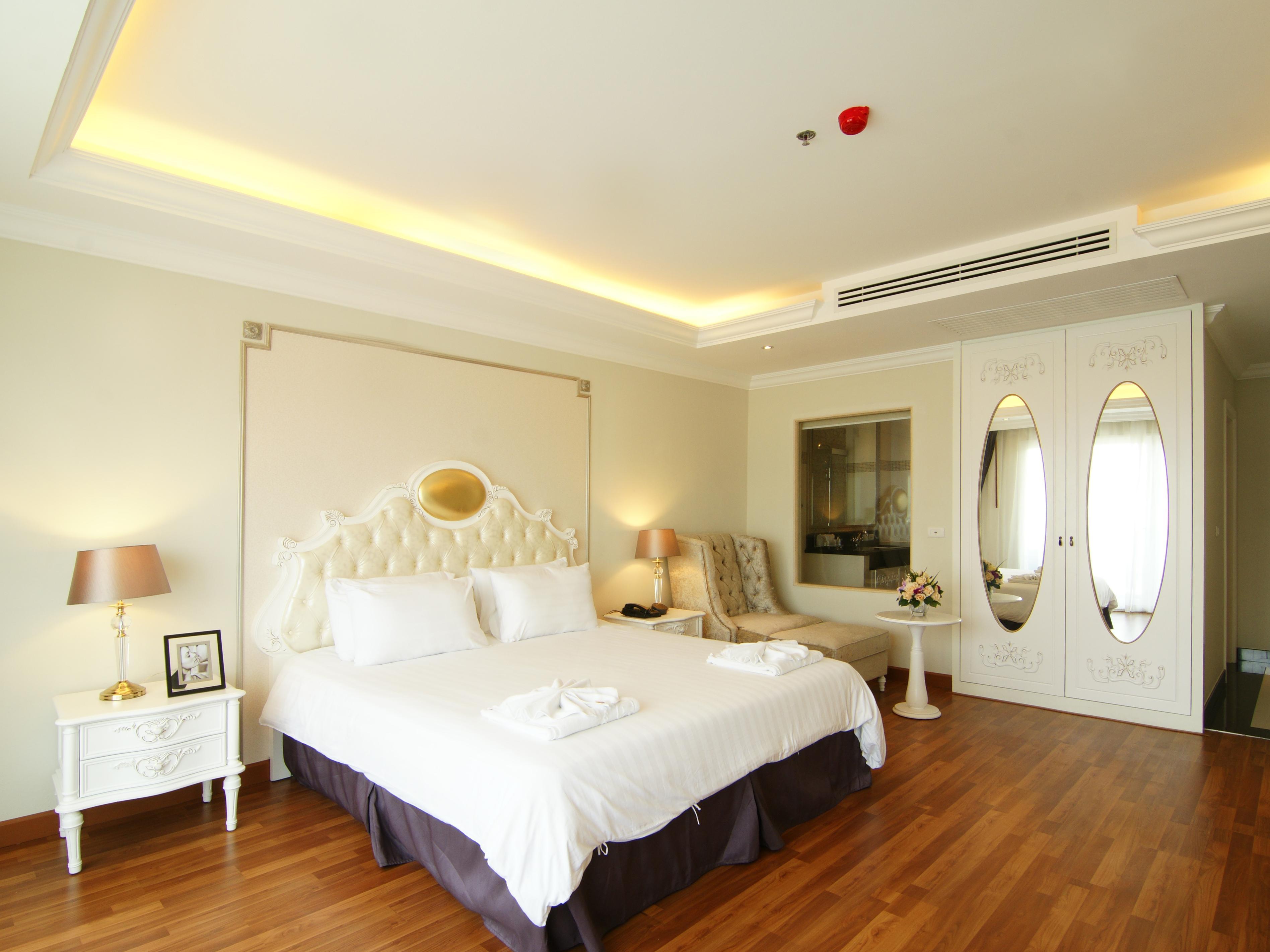 Lk Miracle Suite - Sha Extra Plus Pattaya Exterior photo