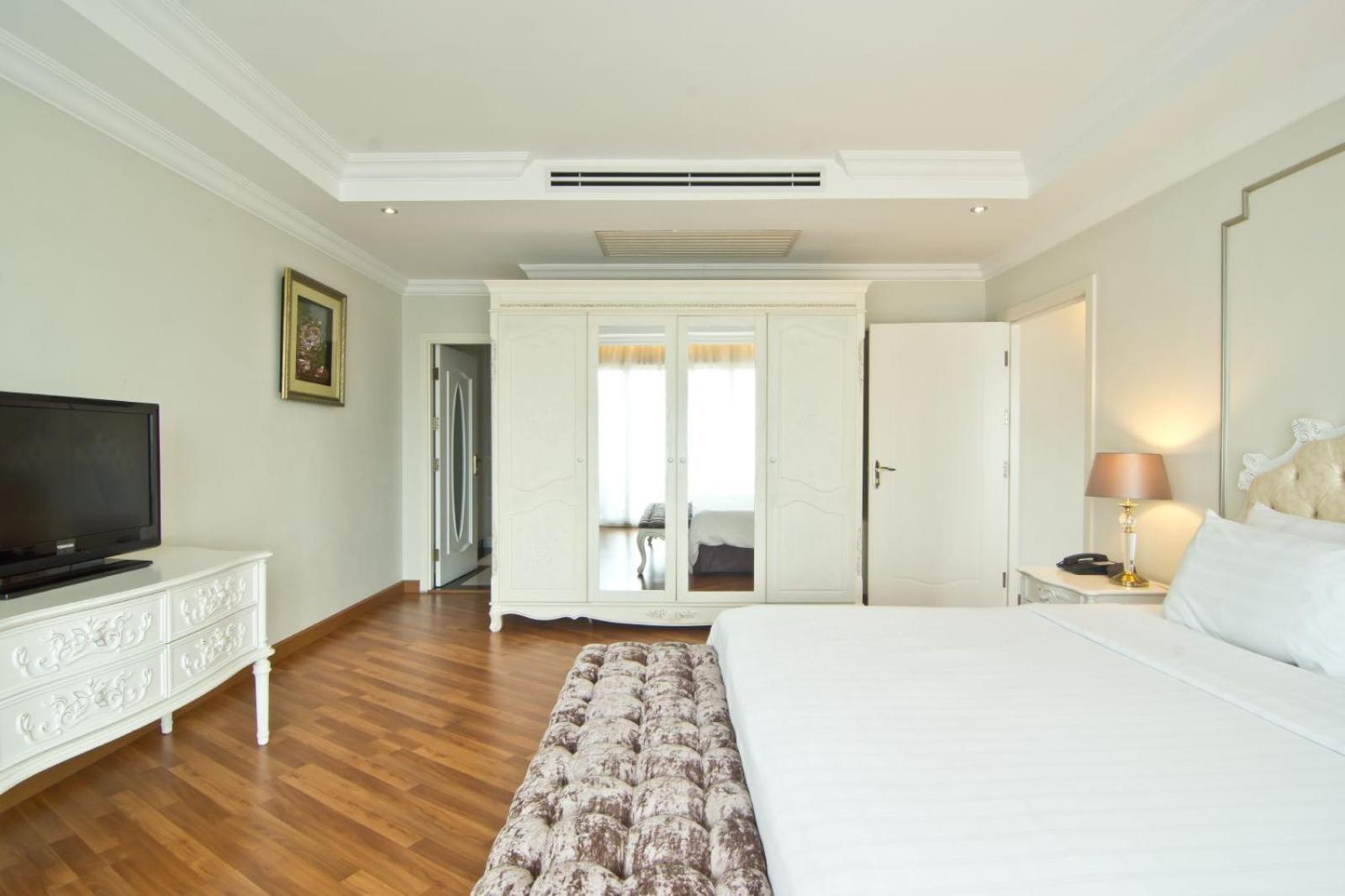 Lk Miracle Suite - Sha Extra Plus Pattaya Exterior photo